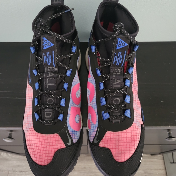 Nike ACG Black and Purple Sneakers - Picture 3 of 12